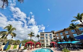 Holiday Inn Express & Suites Naples Downtown - 5Th Avenue By Ihg